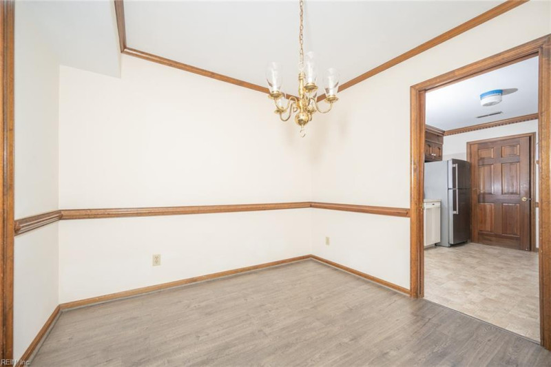 Photo 10 of 34 residential for sale in Chesapeake virginia