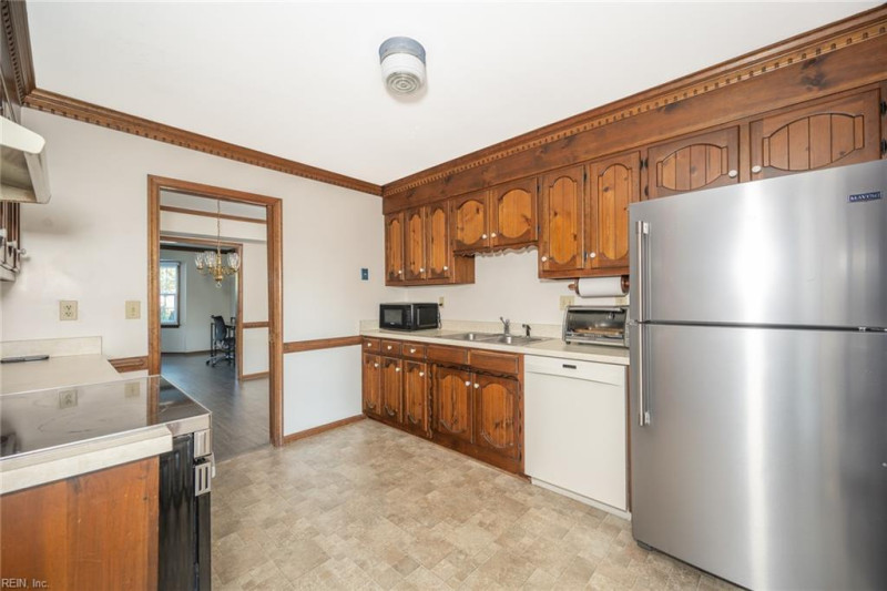 Photo 14 of 34 residential for sale in Chesapeake virginia