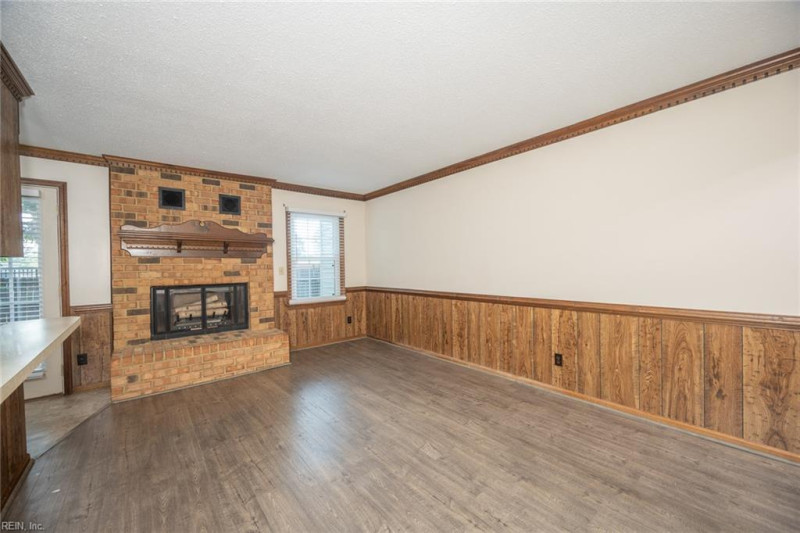 Photo 19 of 34 residential for sale in Chesapeake virginia