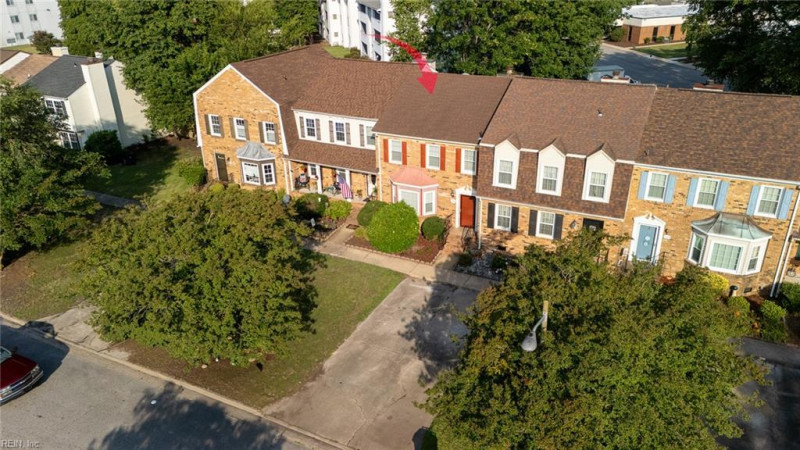 Photo 2 of 34 residential for sale in Chesapeake virginia