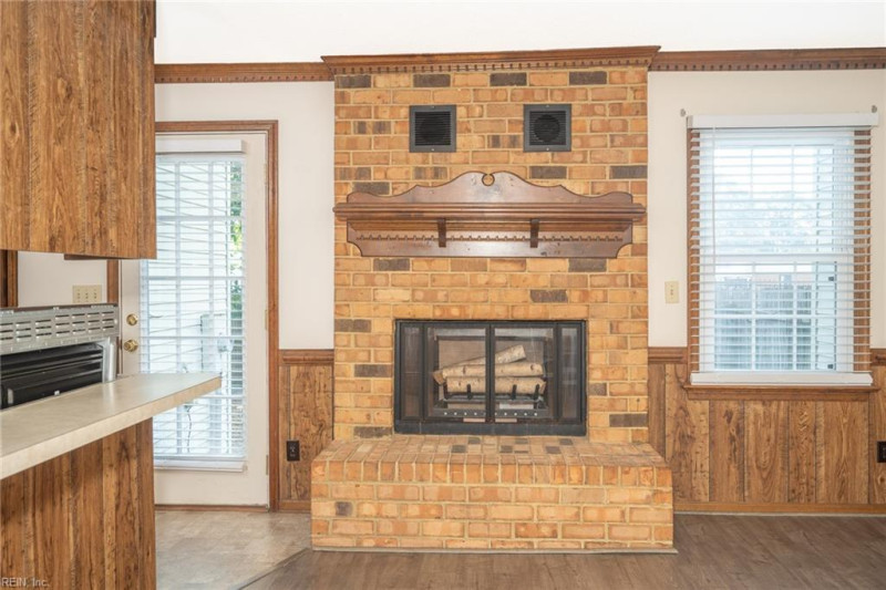 Photo 21 of 34 residential for sale in Chesapeake virginia