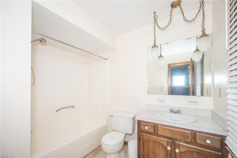 Photo 25 of 34 residential for sale in Chesapeake virginia