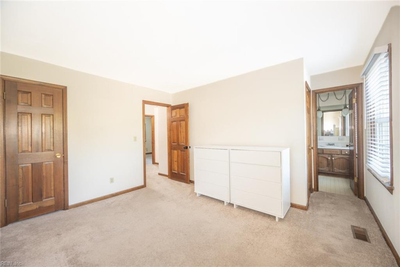 Photo 26 of 34 residential for sale in Chesapeake virginia