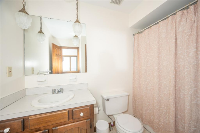 Photo 27 of 34 residential for sale in Chesapeake virginia