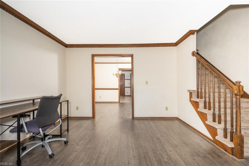 Photo 6 of 34 residential for sale in Chesapeake virginia