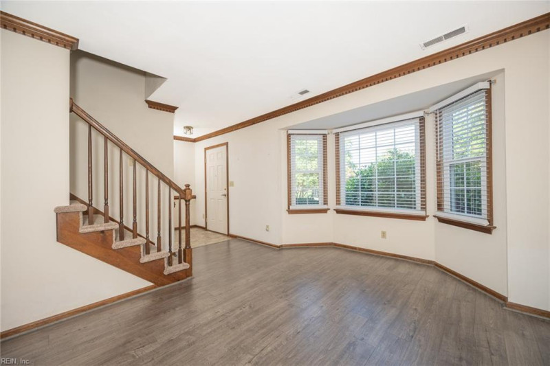 Photo 7 of 34 residential for sale in Chesapeake virginia