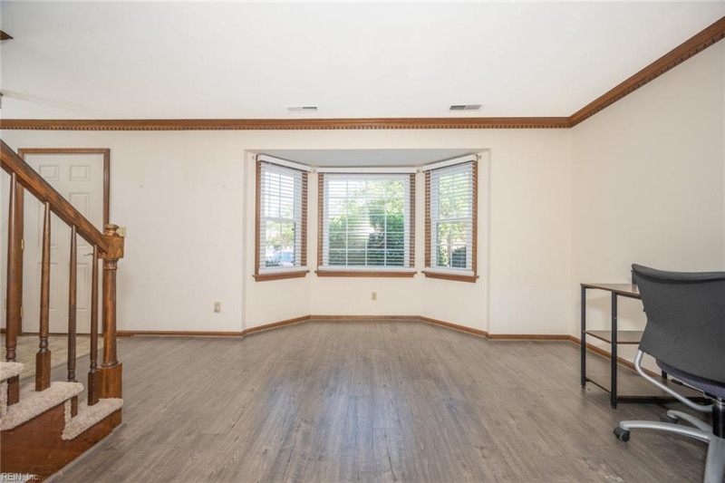 Photo 8 of 34 residential for sale in Chesapeake virginia