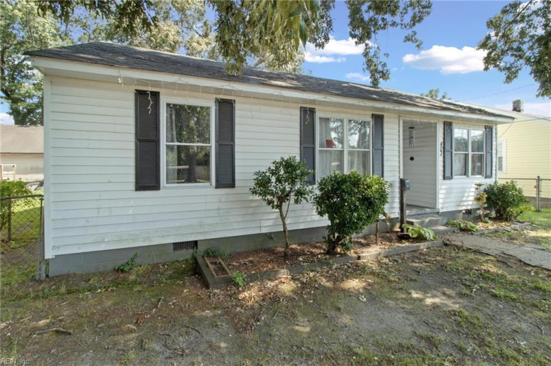 Photo 3 of 7 residential for sale in Franklin virginia