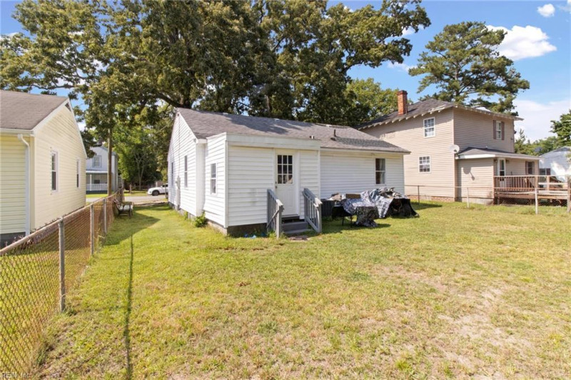Photo 4 of 7 residential for sale in Franklin virginia