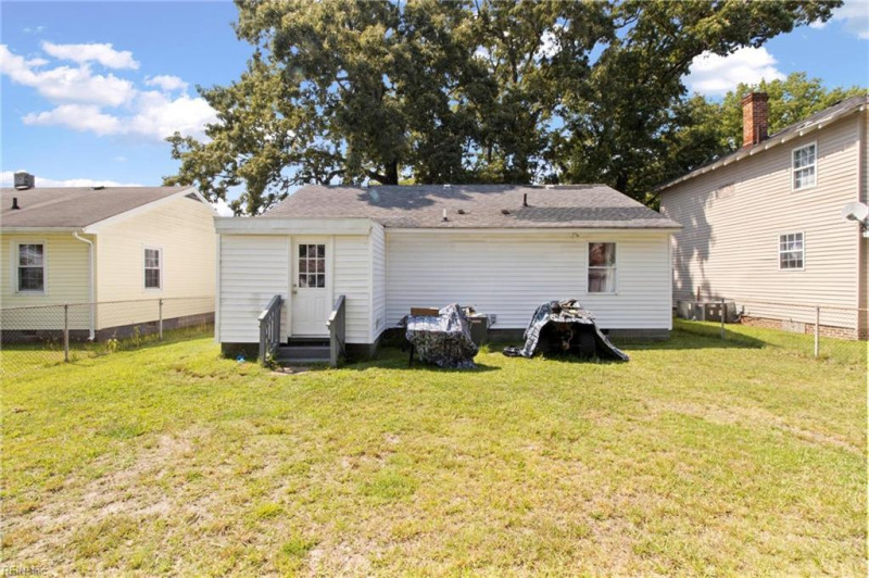 Photo 5 of 7 residential for sale in Franklin virginia