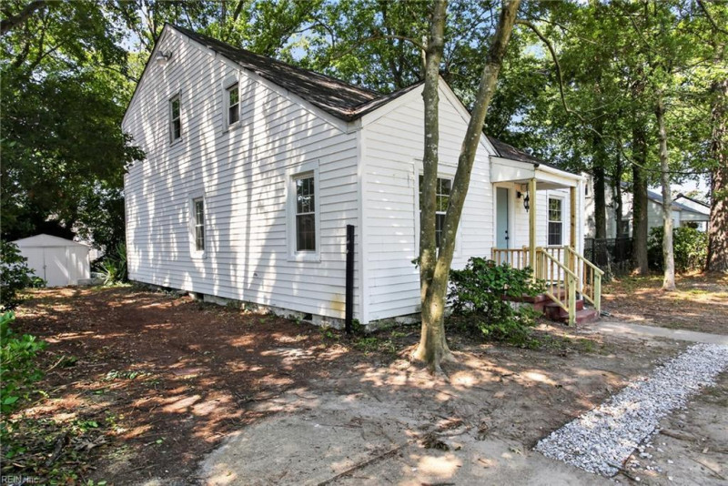 Photo 4 of 41 residential for sale in Chesapeake virginia Photo 4 of 41 residential for sale in Chesapeake virginia