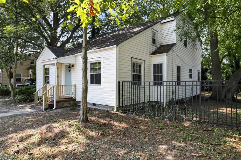 Photo 5 of 41 residential for sale in Chesapeake virginia Photo 5 of 41 residential for sale in Chesapeake virginia