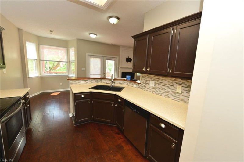 Photo 11 of 36 residential for sale in Chesapeake virginia
