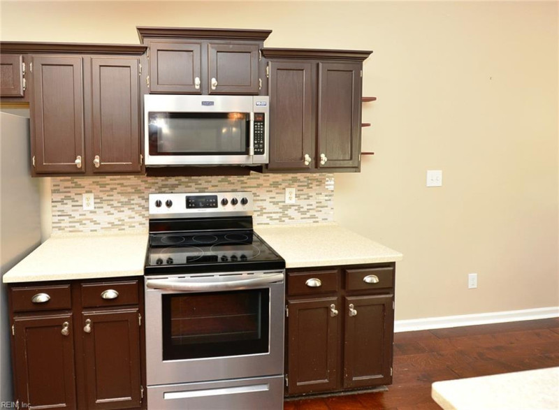 Photo 12 of 36 residential for sale in Chesapeake virginia