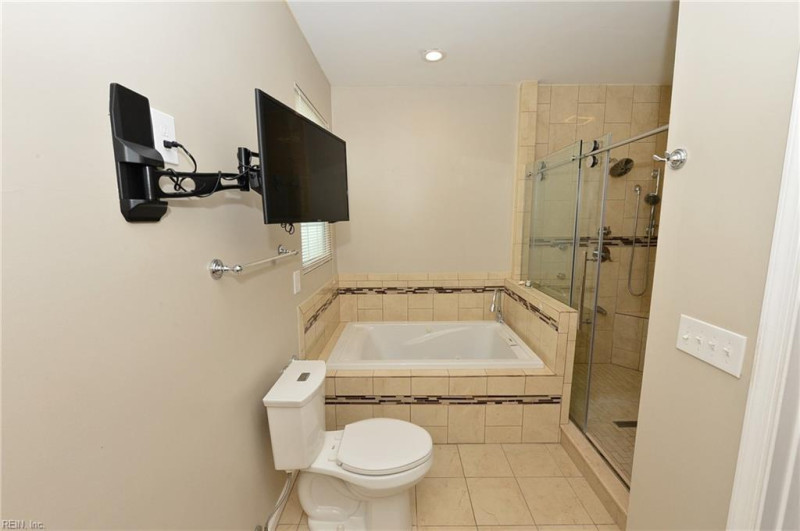 Photo 17 of 36 residential for sale in Chesapeake virginia