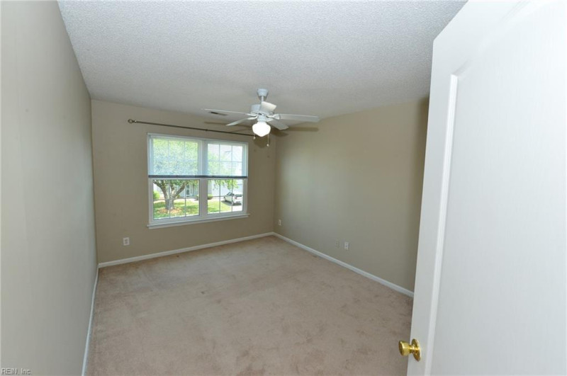 Photo 24 of 36 residential for sale in Chesapeake virginia