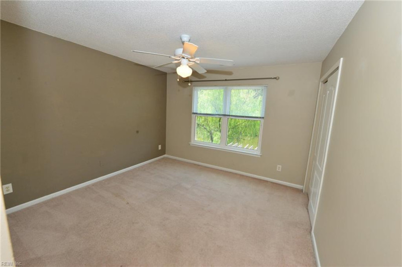 Photo 27 of 36 residential for sale in Chesapeake virginia