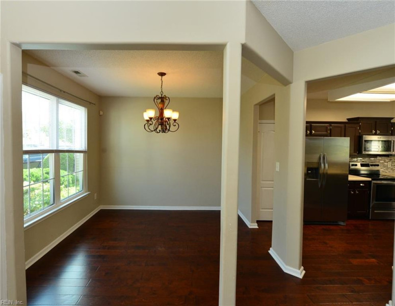 Photo 6 of 36 residential for sale in Chesapeake virginia