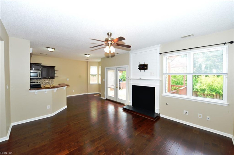 Photo 8 of 36 residential for sale in Chesapeake virginia