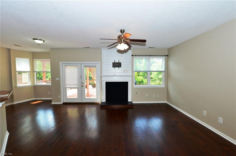 Photo 9 of 36 residential for sale in Chesapeake virginia
