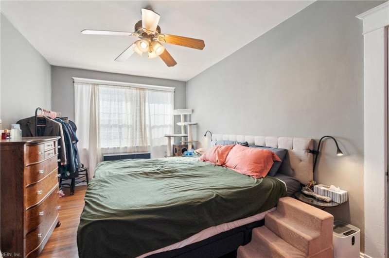 Photo 11 of 17 residential for sale in Norfolk virginia