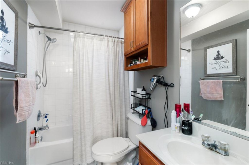 Photo 12 of 17 residential for sale in Norfolk virginia