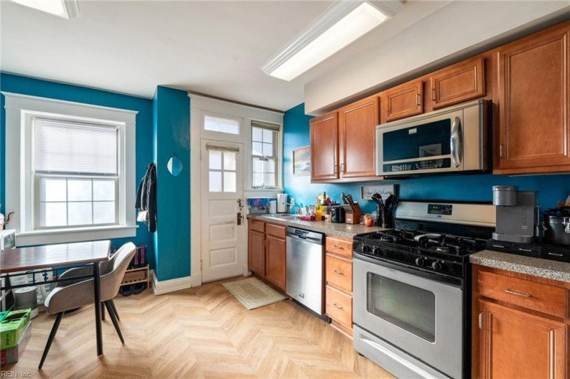 Photo 5 of 17 residential for sale in Norfolk virginia