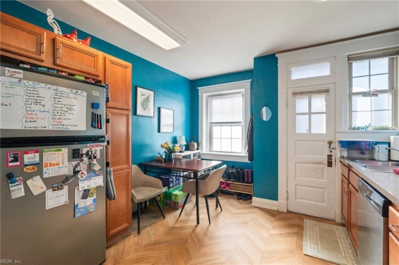 Photo 6 of 17 residential for sale in Norfolk virginia