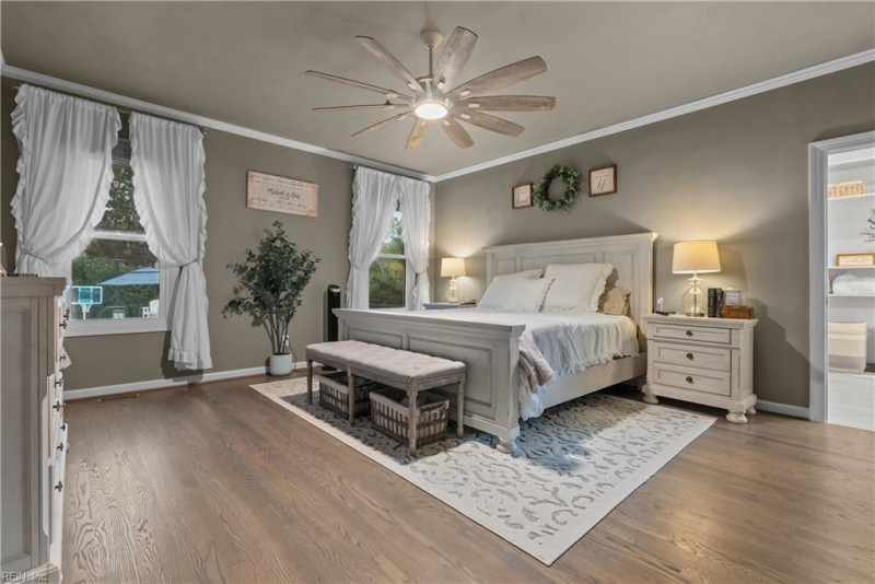 Photo 13 of 49 residential for sale in Virginia Beach virginia