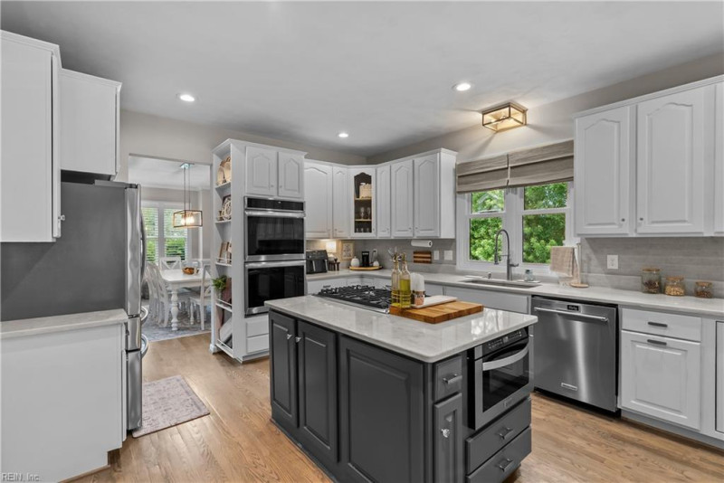 Photo 4 of 49 residential for sale in Virginia Beach virginia