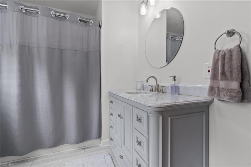 Photo 12 of 41 residential for sale in Portsmouth virginia