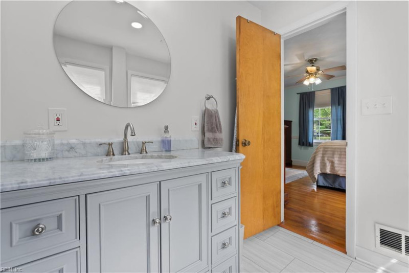 Photo 13 of 41 residential for sale in Portsmouth virginia