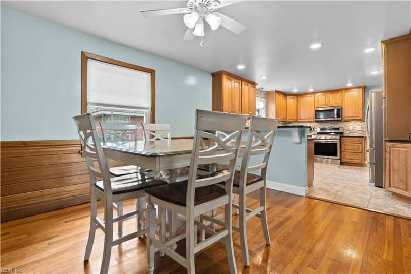 Photo 15 of 41 residential for sale in Portsmouth virginia