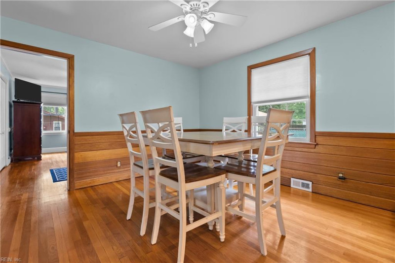 Photo 16 of 41 residential for sale in Portsmouth virginia
