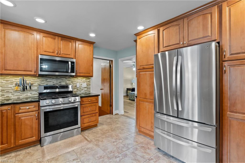 Photo 21 of 41 residential for sale in Portsmouth virginia