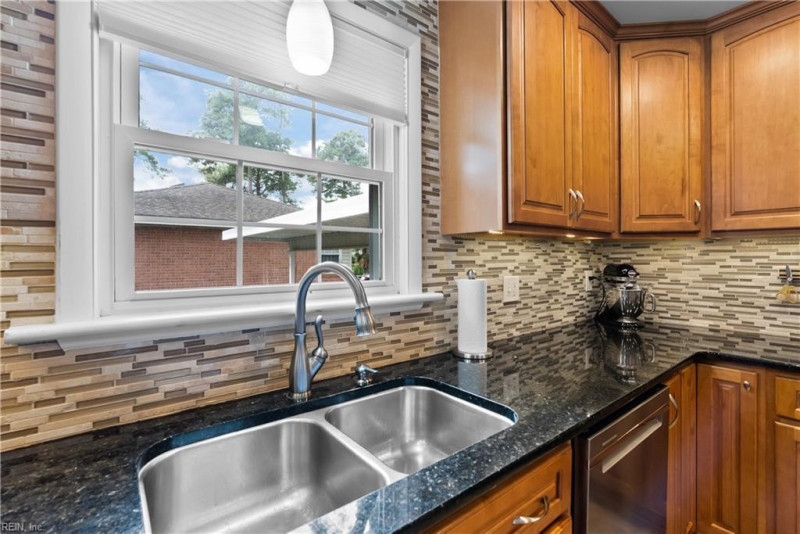 Photo 22 of 41 residential for sale in Portsmouth virginia