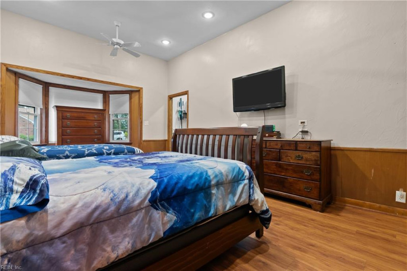 Photo 26 of 41 residential for sale in Portsmouth virginia