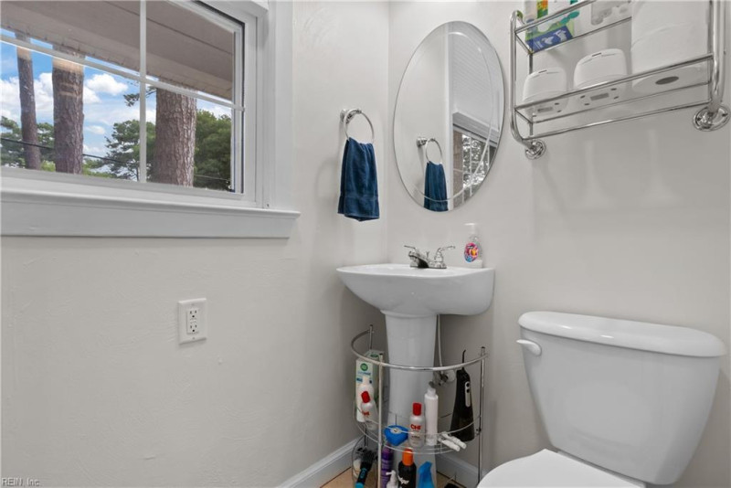 Photo 28 of 41 residential for sale in Portsmouth virginia