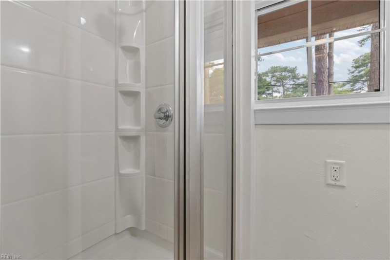 Photo 29 of 41 residential for sale in Portsmouth virginia