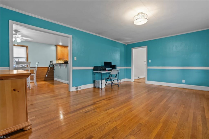 Photo 3 of 41 residential for sale in Portsmouth virginia