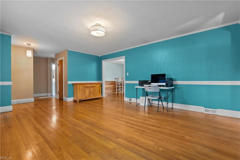 Photo 4 of 41 residential for sale in Portsmouth virginia