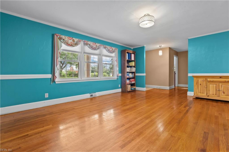 Photo 5 of 41 residential for sale in Portsmouth virginia