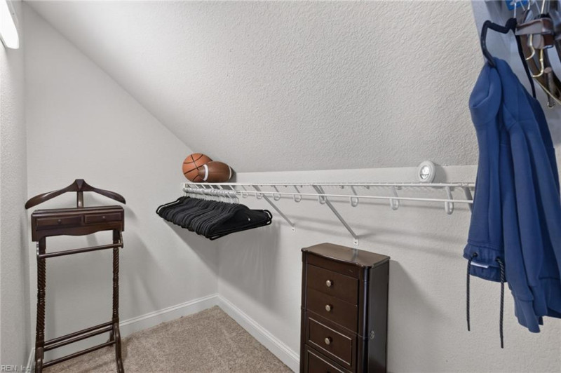 Photo 13 of 27 residential for sale in Chesapeake virginia