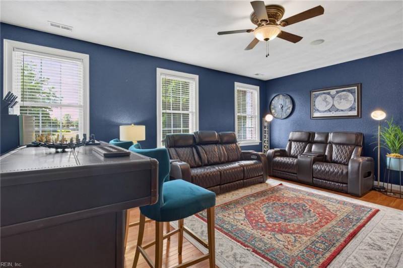 Photo 17 of 27 residential for sale in Chesapeake virginia