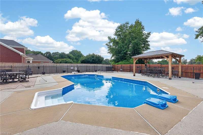 Photo 22 of 27 residential for sale in Chesapeake virginia