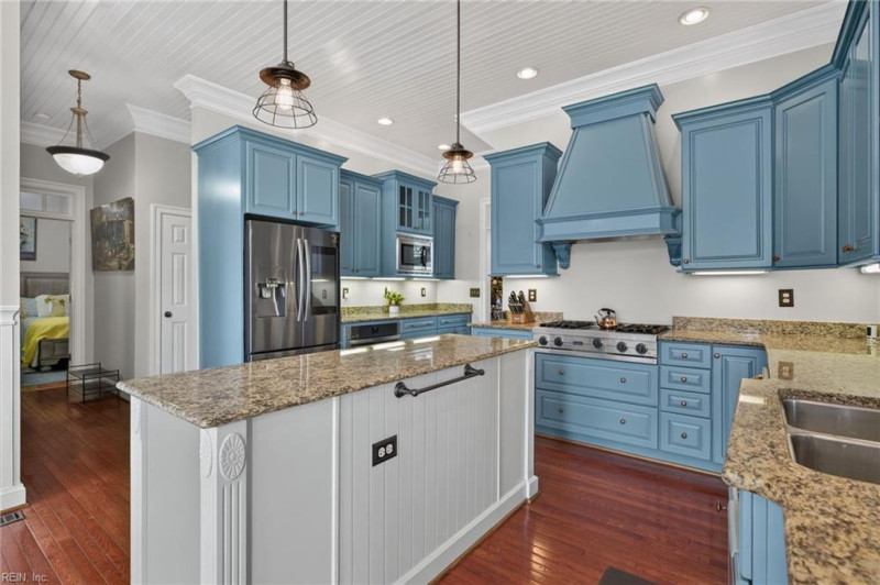 Photo 4 of 27 residential for sale in Chesapeake virginia