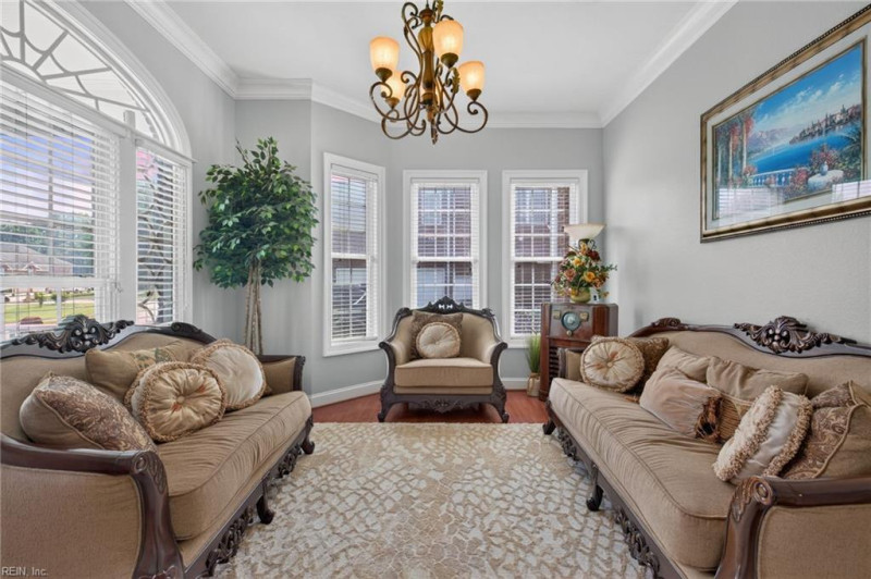 Photo 7 of 27 residential for sale in Chesapeake virginia