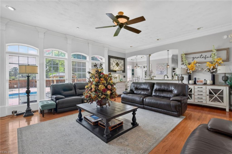 Photo 9 of 27 residential for sale in Chesapeake virginia