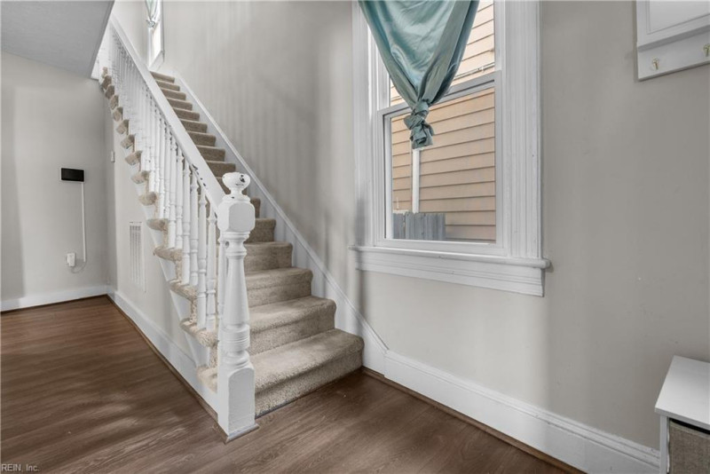Photo 20 of 41 residential for sale in Portsmouth virginia