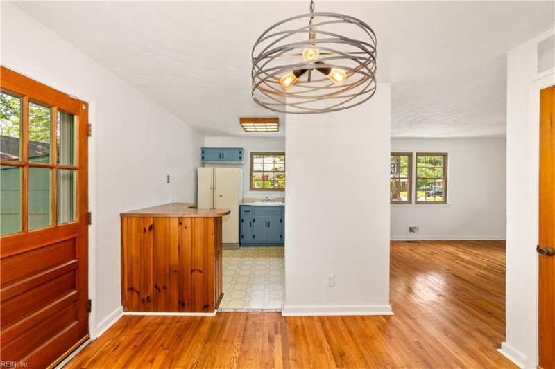 Photo 16 of 29 residential for sale in Chesapeake virginia